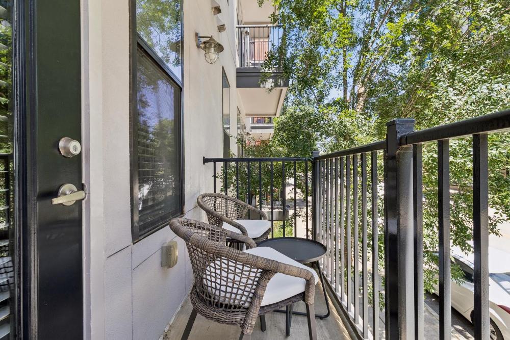 One-Bedroom Apartment (Self Check-in with Virtual Front Desk) interior